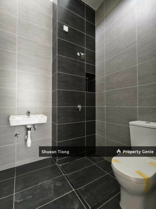 Brand New Unit! Dato Onn 2 Storey Terrace!