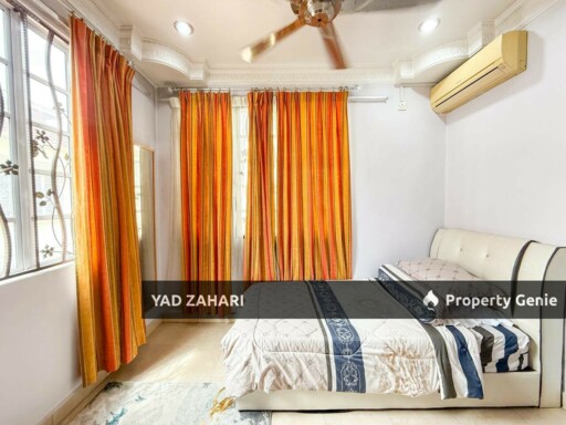 D'Kayangan, Seksyen 30, Shah Alam | 2.5 Storey Semi D Cluster 6 Bedrooms | RM1.39M - Fully Reno, Gated Guarded and Extended Front Side