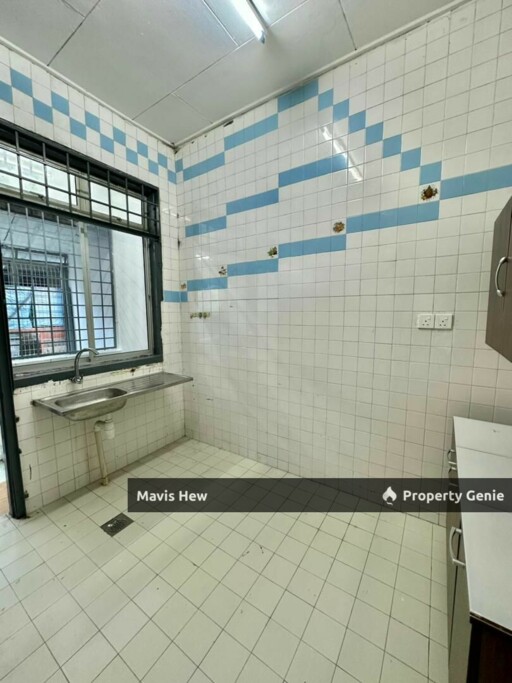 For Rent Jalan Molek 2/6 , Taman Molek, 1-Storey Terrace, G&G