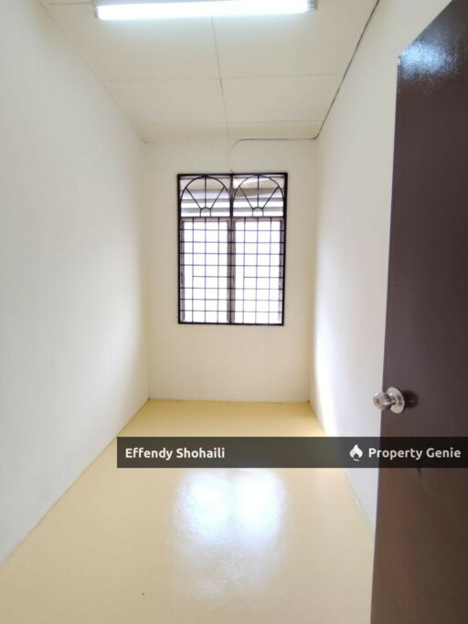 BANDAR MAHKOTA BANTING JALAN SURIA TERRACE