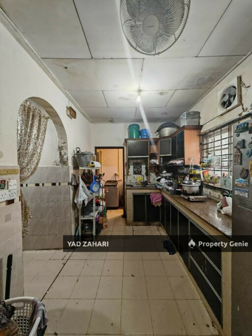 Seksyen 7, Shah Alam | 2-Storey Terrace 4+1 Rooms | RM675K - Facing Open, Extended Kitchen and Gated Guarded