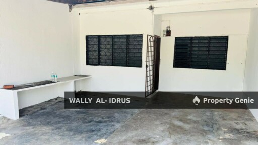 Single storey house intermediate at Bukit Kuchai, Puchong