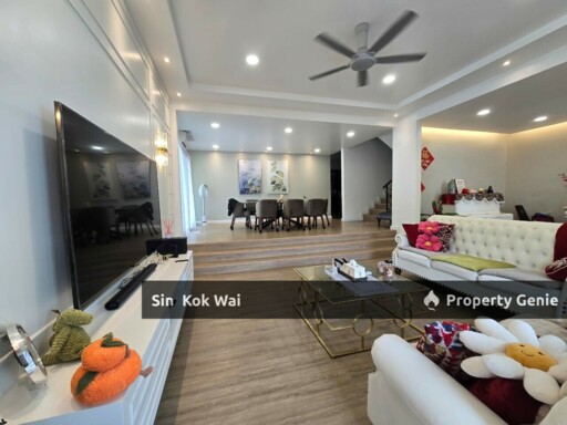 2 Sty Semi D, Freehold, Super Cheap, Gated Guarded, Renovated, Corner