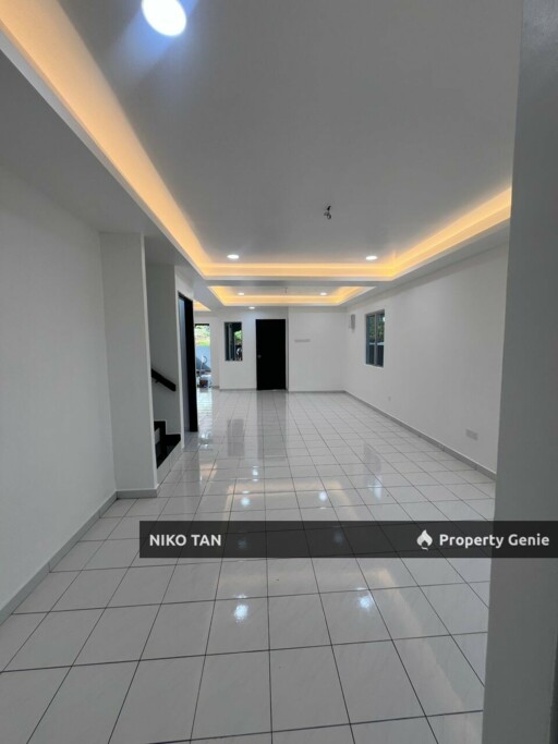 Jalan Sri Putri Double Storey End Lot With Extra Land