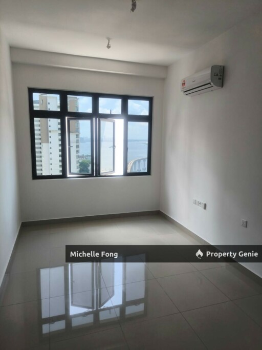 Meldrum Height @ Jb Town / Walking Distance To Ciq