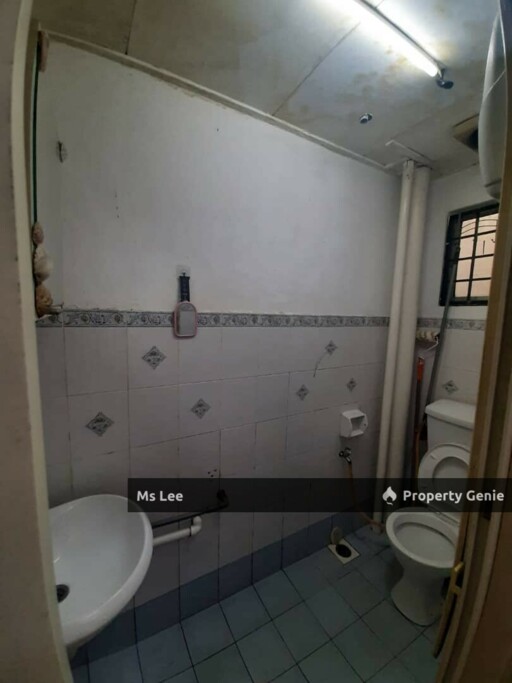 2nd Floor Shop Apartment @ Batu Caves Centerpoint, Taman Industri Bolton, Batu Caves-Ready 15/11