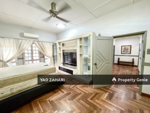 Seksyen 9, Shah Alam | 2-Storey Semi-D 5+1 Rooms | RM1.55M - Renovated, Extended Kitchen & Well Maintained