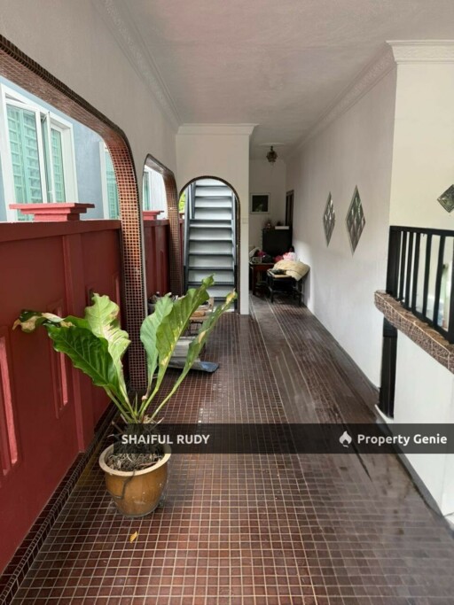 Want to let. Bungalow GF & 1st floor Taman Batu muda