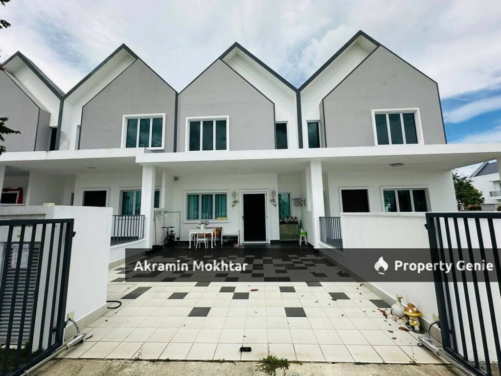 Freehold, Fully Renovated & Fully Furnished | Double Storey Superlink For Sale - Eco Forest, Semenyih