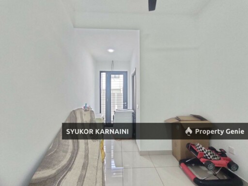 ELMINA GREEN 1 Jalan Casuarina