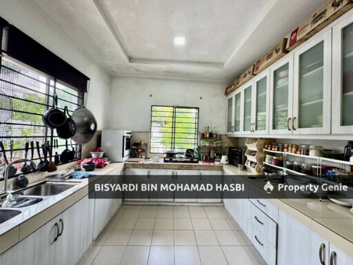 Corner Lot Bungalow @ Istana Bukit Kayangan, Seksyen 12 Shah Alam .