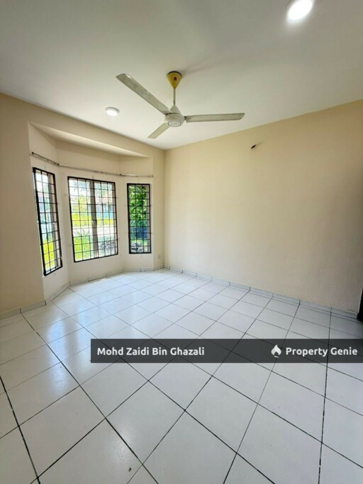 Corner unit single storey for sale
