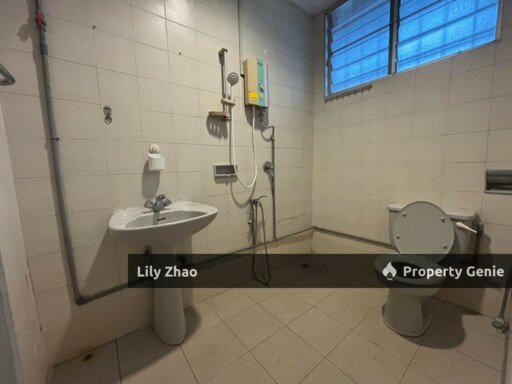 Semi Detached Landed House, 4Bed 3Bath Furnished, Spacious, Big Land, Taman BDC, Kolombong, Kota Kinabalu.