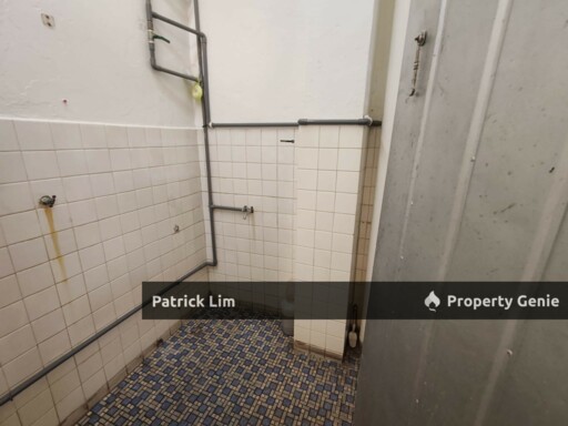 Jonker Street Nearby Double Storey Shoplot For Rent