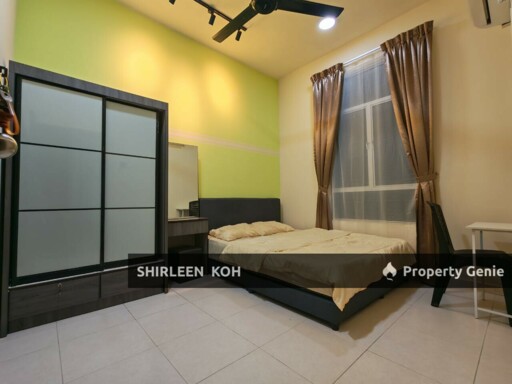 Female room renting at Suriamas Suites Condominium @ Larkin JB Town