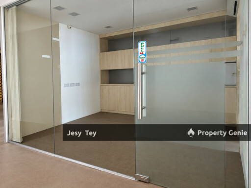 Taman Molek Third Floor Office For Rent