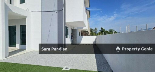 Freehold Large Botani Double Storey House at Lapangan Perdana