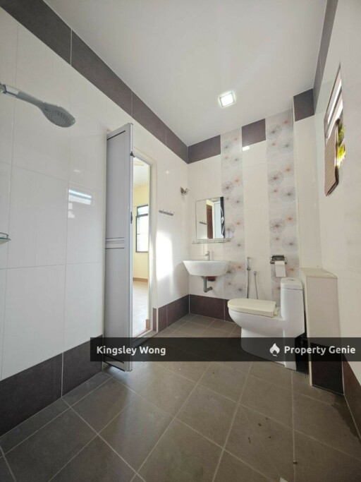 Silibin First Garden Double Storey Terrace House Facing North Simple Renovated Near Menglembu