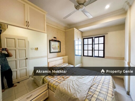 FREEHOLD & 1 COVERED PARKING | EVERGREEN PARK ACORN & HAZEL Condominium Sg Long
