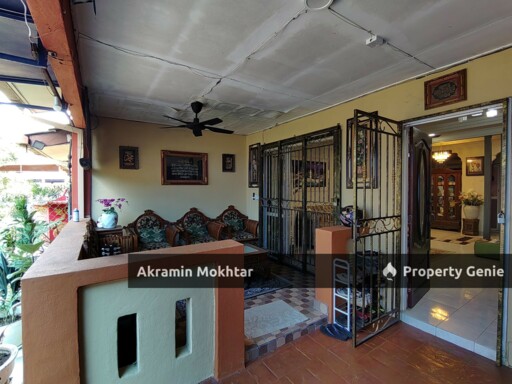 Freehold & Renovated | Double Storey Garnet Emerald Rawang