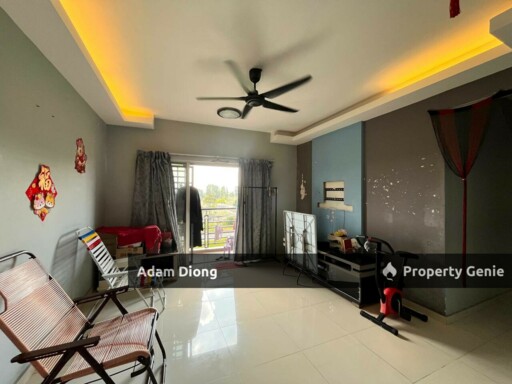 M Tiara, Larkin