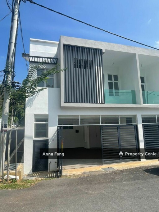 Ayer Keroh Muzaffar Shah 1.5 Storey Terrace End Lot For Sale