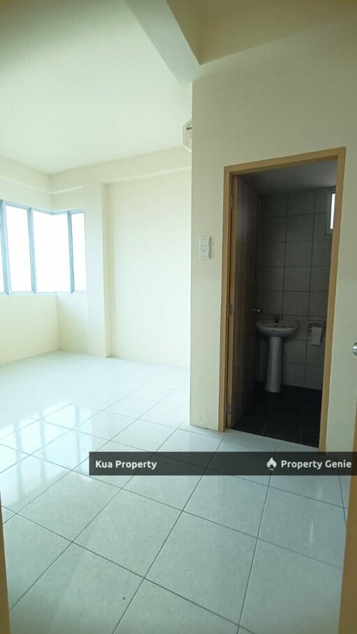 Stutong Heights Apartments 3 For Sale / For Rent  Located at Jalan Stampin Baru