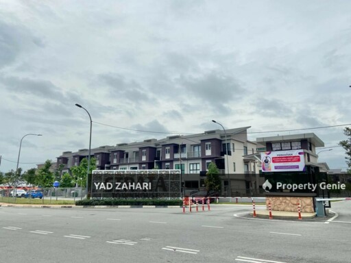 The Strata, Bangi | Townhouse 3 Bedrooms | RM550K - Brand New Unit and Semi Furnished