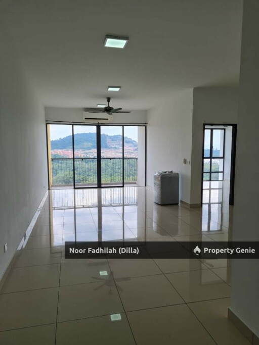 Corner and Spacious Unit Oasis 1 Condominium Mutiara Heights