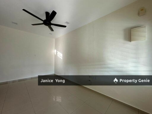 Taman Perling Jalan Camar 8