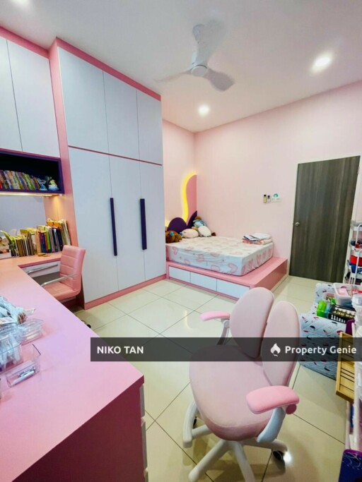 Bandar Cemerlang 3 Storey Cluster With Renovated & Extended Kitchen