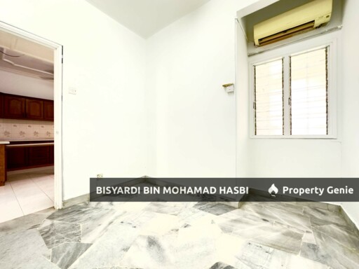 RENOVATED & FRESHLY PAINTED, Double Storey USJ 9 Subang Jaya .