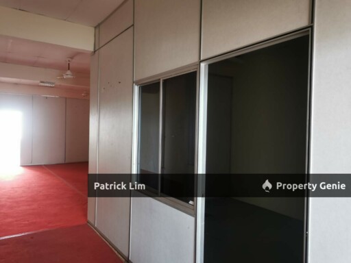 Taman Jati Batu Berendam [1st Floor] 3 Rooms Shop Lot FOR RENT