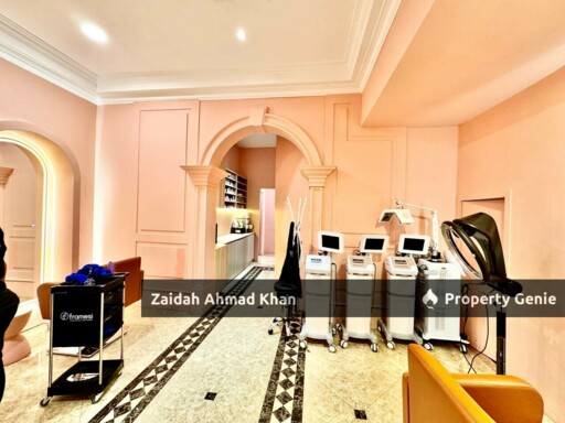 SEKSYEN 7 SHAH ALAM SHOPLOT 3  STOREY FOR SALE JALAN PLUMBUM SEKSYEN 7 SHAH ALAM TENANTED AT 12.8K