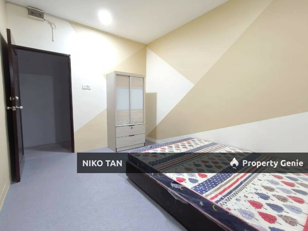 Room For Rent Jalan Hijau, Taman Pelangi