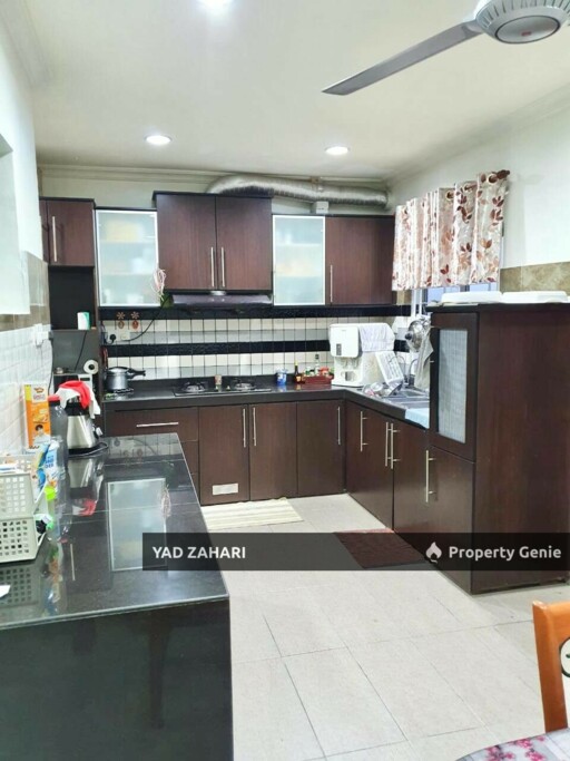 Taman Bukit Subang, Shah Alam | 2-Storey Terrace 4 Bedrooms | RM650K - Fully Extended and Partial Furnished