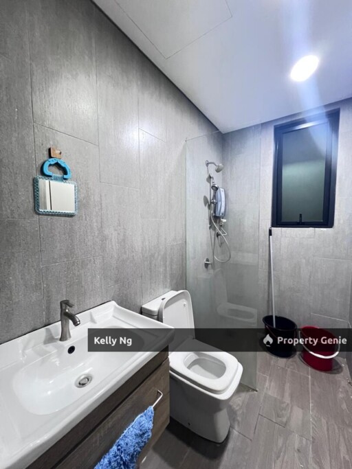 Geo Residence Basic Furnished At Bukit Rimau Kota Kemuning For Sale