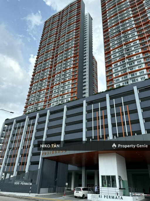 One 49 Residence With Balcony & 2 Car Park Lot