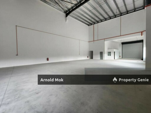 1.5 Storey Cluster Factory @ Frontier Industrial Park, Desa Cemerlang for Rent