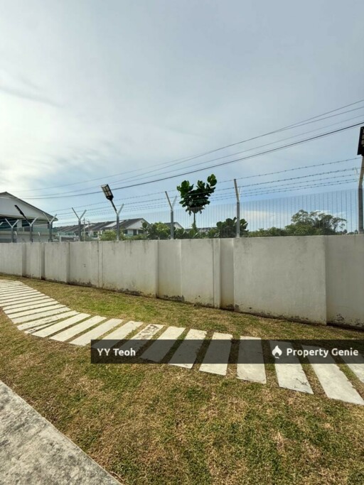 8 Residence Padang Temu 2.5 Storey Superlink