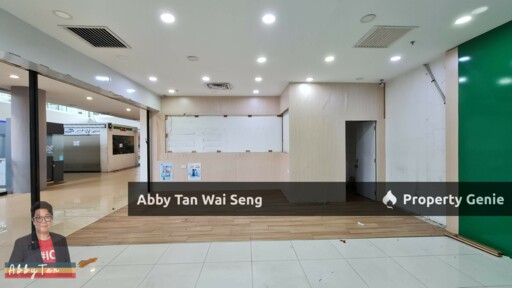 1Borneo HyperMall | 2nd Floor | Shop frontage