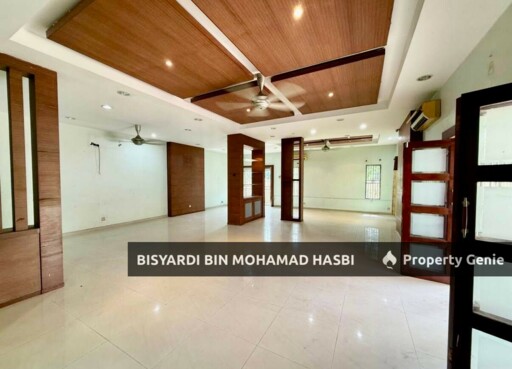 Big Land Corner Lot, Double Storey Semi-D @ Jln Kristal, Seksyen 7, Shah Alam