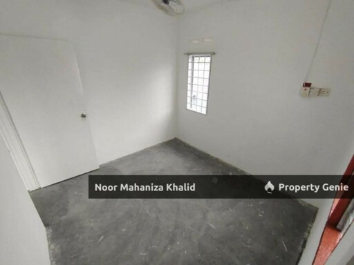 End Lot Double Storey, Banting Baru, Banting