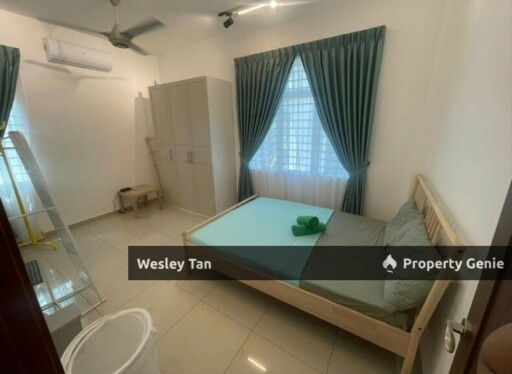 2 Storey Bungalow Paya Rumput Perdana 24/7 Gated Guarded 4 Beds | 3 Baths Fully Furnished & Fitted Land Size: 50 x 80
