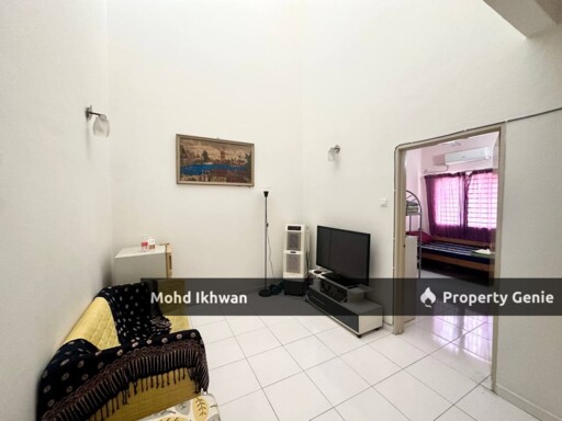 2 Storey Terraced Home In Shah Alam With 1960 Sqft Size
