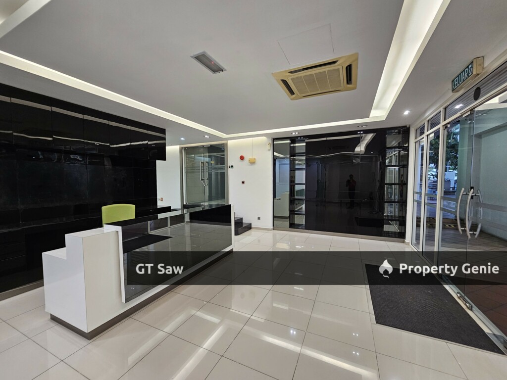 Sri Petaling Office near to LRT and Mall