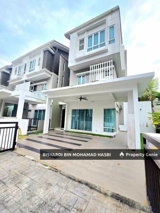 Corner Lot Renovated 3 Storey Terrace Superlink Tiara South, Setia Eco Hill, Semenyih.