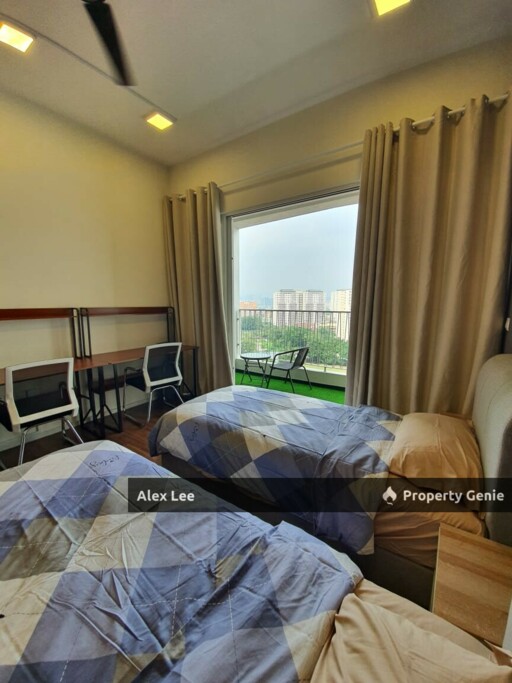 BIG size 1055 sqft with 3 bedrooms unit Opposite Velocity Mall to Sell Below Market Price with carpark