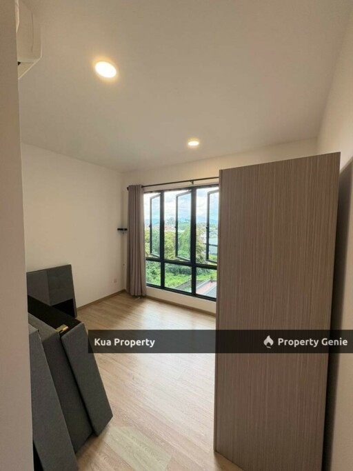 Vantage Residence Apartment