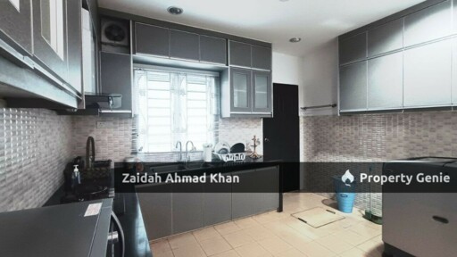 Hill Park 1 DOUBLE STOREY HOUSE FOR SALE RENOVATED KITCHEN CABINET FREEHOLD